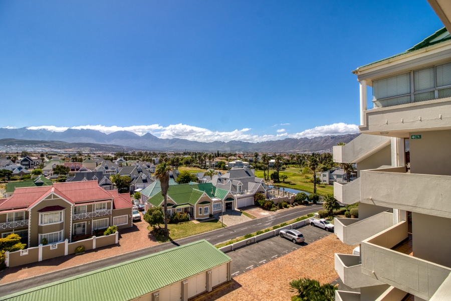 1 Bedroom Property for Sale in Greenways Golf Estate Western Cape